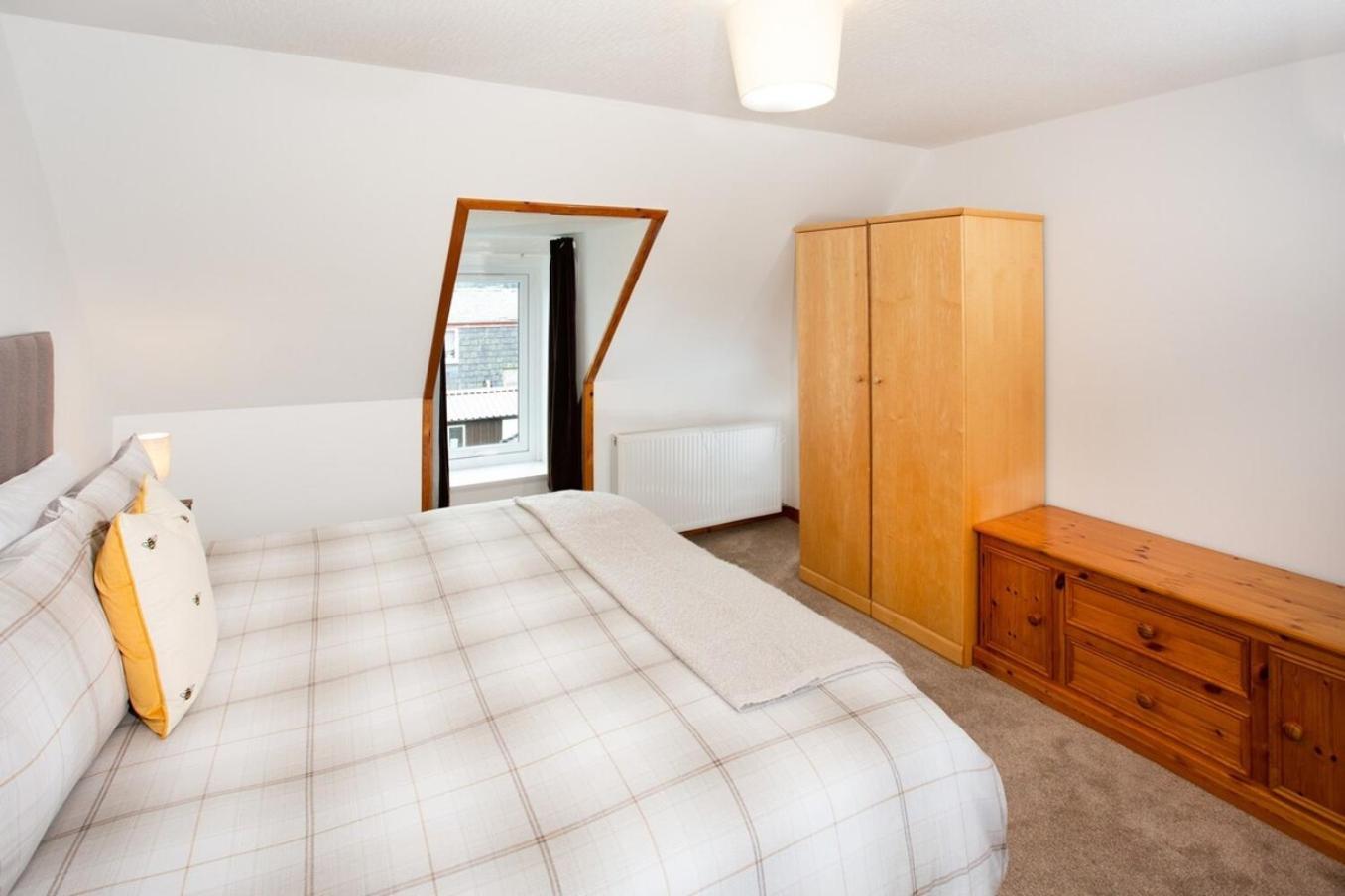 Mike'S 3-Bedroom Countryside Cottage Alness Exteriör bild