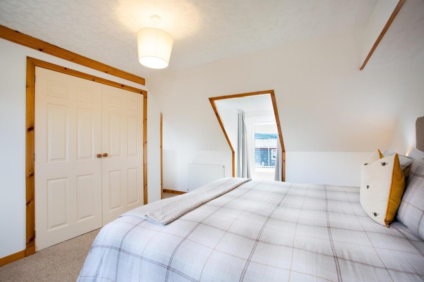 Mike'S 3-Bedroom Countryside Cottage Alness Exteriör bild