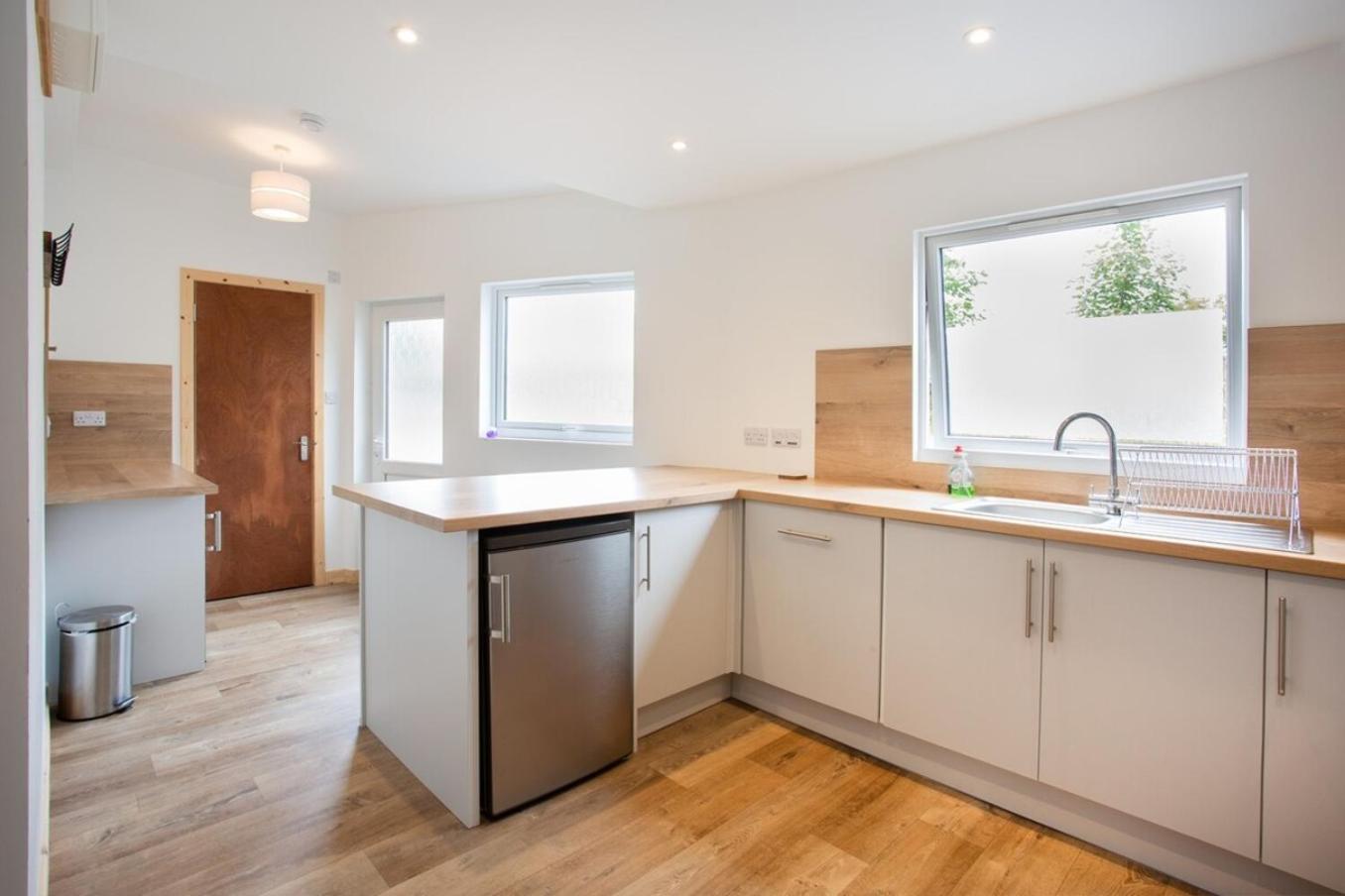 Mike'S 3-Bedroom Countryside Cottage Alness Exteriör bild