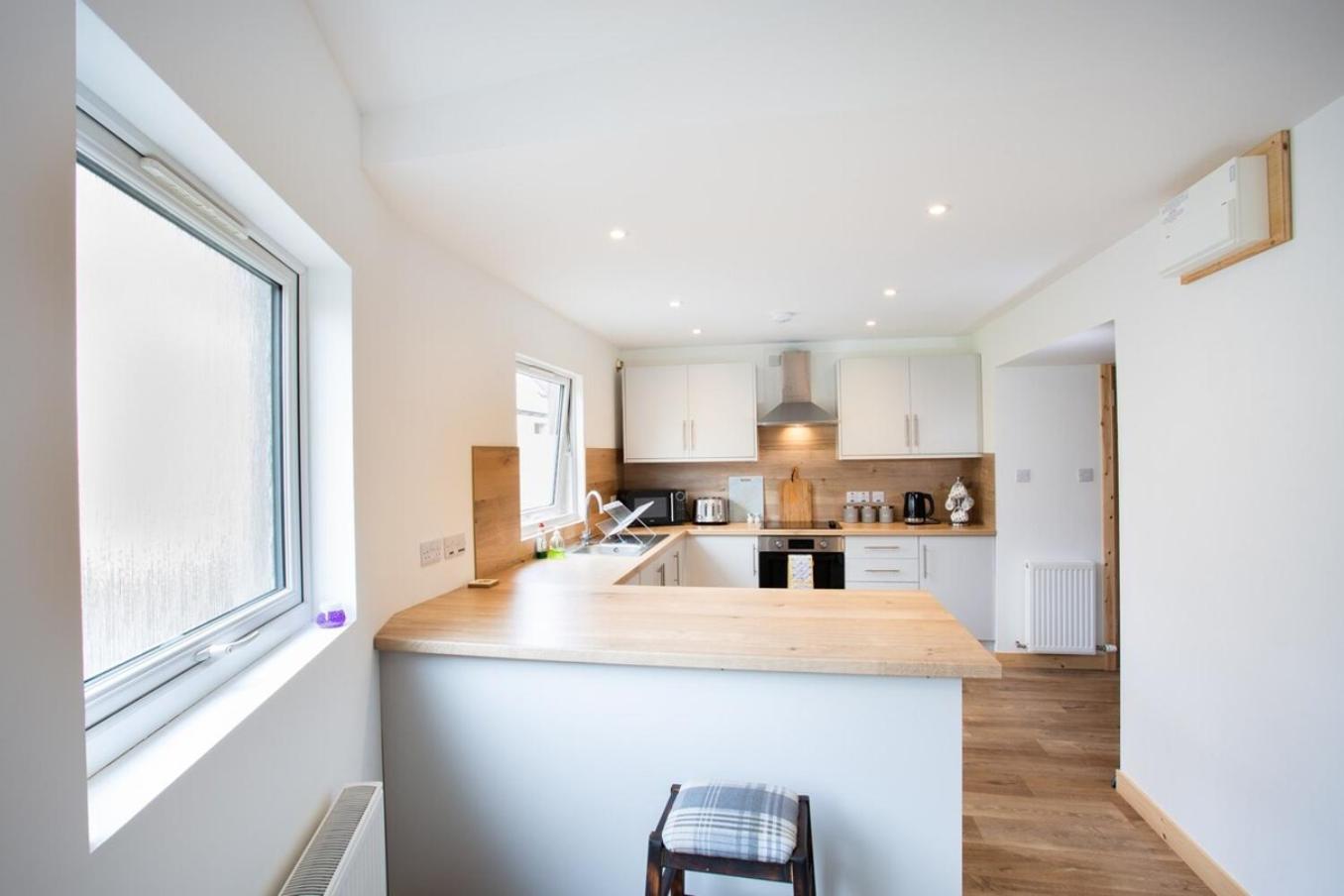 Mike'S 3-Bedroom Countryside Cottage Alness Exteriör bild