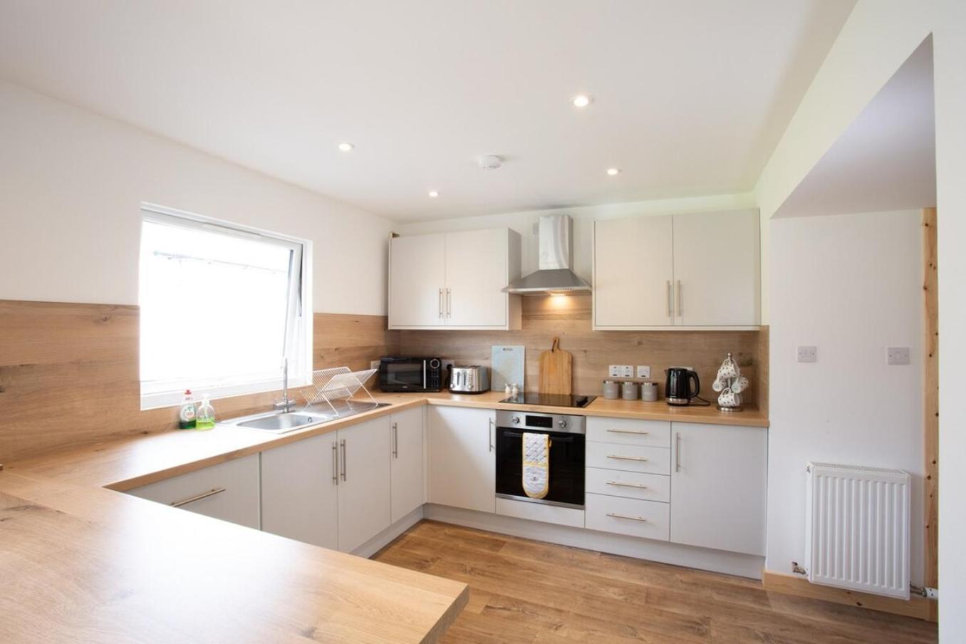 Mike'S 3-Bedroom Countryside Cottage Alness Exteriör bild
