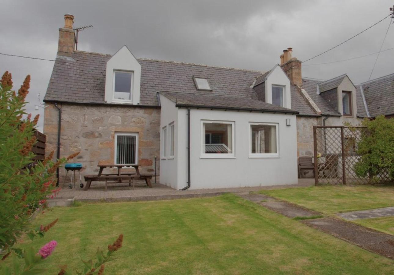 Mike'S 3-Bedroom Countryside Cottage Alness Exteriör bild