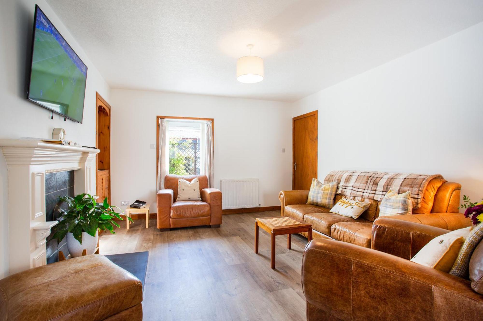 Mike'S 3-Bedroom Countryside Cottage Alness Exteriör bild